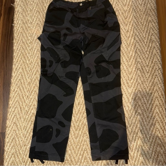 Jordan Essential Chicago Dark Camouflage Cargo Pants - Picture 3 of 7
